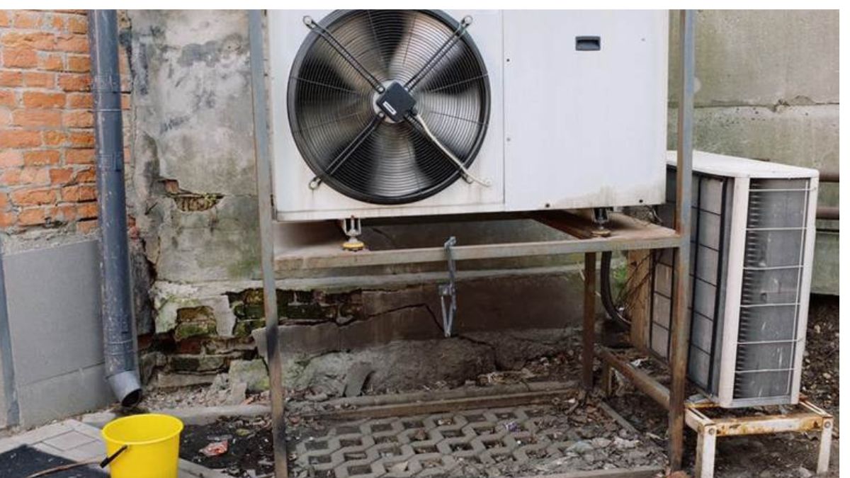Impact of HVAC Systems on Indoor Air Quality and Office Design